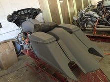 Load image into Gallery viewer, Harley Davidson 6" Trendsetter Extended Saddlebag LED Recess Plate Fender Kit - No Cut Outs 6.5" Speaker Lids / 2014