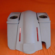 Load image into Gallery viewer, Harley Davidson 5" Heritage Softail Extended Saddlebags Dual 6 x 9 Speaker Lids LED Fender Right Cutout