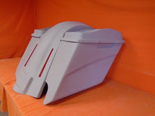 Load image into Gallery viewer, Harley Davidson 5" Heritage Softail Extended Saddlebags Dual 6 x 9 Speaker Lids LED Fender Right Cutout