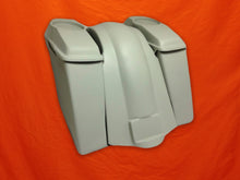 Load image into Gallery viewer, Harley Davidson 4" Extended Saddlebags 6 x 9 Speaker Lids Fender No Cutouts