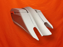 Load image into Gallery viewer, Harley Davidson 6" Trendsetter Extended Saddlebag Fender Kit - Dual Cut Outs Lids