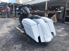 Load image into Gallery viewer, Harley Davidson Sportster 883 / Dyna / Sportster 5? Dual Cut Out Saddlebags Kit + Lids