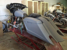 Load image into Gallery viewer, Harley Davidson 6" Trendsetter Extended Saddlebag LED Fender Kit - Dual Cut Outs Lids