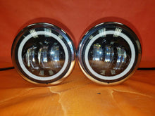 Load image into Gallery viewer, Harley Chrome Dual Twin DAYMAKER Headlights with Bracket Light Bar for FAT BOB STREET BOB DYNA - White Halo