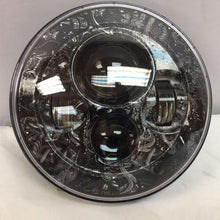 Load image into Gallery viewer, 7" DAYMAKER Replacement Dark Knight Design Projector HID LED Light Bulb Headlight Motorcycle Harley