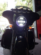 Load image into Gallery viewer, 7&quot; DAYMAKER 75W CHROME Projector HID LED Light Bulb Headlight Motorcycle Harley with GREEN HALO