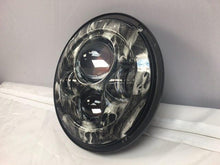Load image into Gallery viewer, 7&quot; DAYMAKER Replacement Custom Skull Design Projector HID LED Light Bulb Headlight Motorcycle Harley