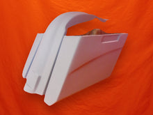 Load image into Gallery viewer, Harley Davidson 5&quot; Extended Saddlebags No Cut Outs Fender - No lids