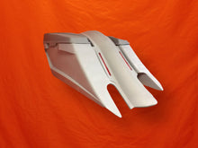 Load image into Gallery viewer, Harley Davidson 6&quot; Trendsetter Extended Saddlebag LED Fender Kit - Dual Cut Outs 6.5&quot; Speaker Lids