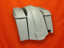 Load image into Gallery viewer, Harley Davidson 4&quot; Extended Saddlebags 6 x 9 Speaker Lids Fender Right Cutout