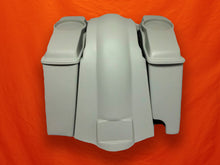 Load image into Gallery viewer, Harley Davidson 4&quot; Extended Saddlebags 6 x 9 Speaker Lids Fender Right Cutout