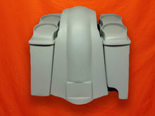 Load image into Gallery viewer, Harley Davidson 4&quot; Extended Saddlebags Dual 6.5&quot; Speaker Lids Fender Right Cut out