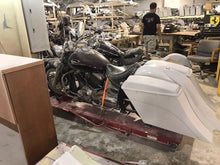 Load image into Gallery viewer, Yamaha VSTAR 1100 6&quot; Extended Out &amp; Down Saddlebag Kit No Cut Outs  LED Rear Fender - Lids