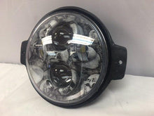 Load image into Gallery viewer, Honda VTX 1300 / 1800 C / R / S - 5 3/4&quot; CUSTOM DESIGN SKULL DAYMAKER Chrome HID LED Light Bulb Headlight Motorcycle 5.75&quot; Mount