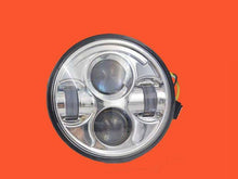 Load image into Gallery viewer, 5 3/4&quot; - 5.75&quot; DAYMAKER Headlight Dual 4.5&quot; - 4 1/2&quot; Auxiliary AUX Chrome Spot Passing LED Fog Lights Bulb Harley SET