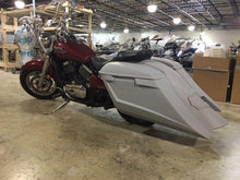 Load image into Gallery viewer, Kawasaki Vulcan &amp; Classic 800 Series 6&quot; Extended Stretched Saddlebags Trendsetter Right Side Cut Out