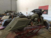 Load image into Gallery viewer, Harley Davidson 6&quot; Trendsetter Extended Saddlebag Fender Kit - Dual Cut Outs Lids