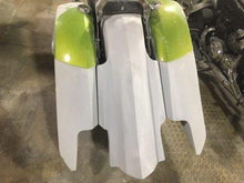 Load image into Gallery viewer, Victory Cross Country 6″ Trendsetter Extended Hard Saddlebags Out &amp; Down Bags Rear Fender No Cut Outs