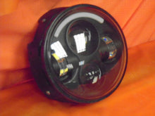 Load image into Gallery viewer, 5 3/4&quot; DAYMAKER Yamaha Vstar Dragstar XVS1100 BLACK Projector HID LED Light Bulb Headlight Motorcycle