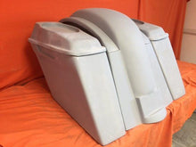 Load image into Gallery viewer, Honda VTX 1300 / 1800 4&quot; Extended Stretched Saddlebags Rear Fender No Cut Outs 6 X 9 Speaker Lids