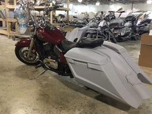 Load image into Gallery viewer, Kawasaki Vulcan &amp; Classic 800 Series 6&quot; Extended Stretched Saddlebags Trendsetter Right Side Cut Out