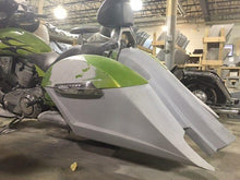 Load image into Gallery viewer, Victory Cross Country 6&quot; Trendsetter Extended Hard Saddlebags Out &amp; Down Bags Rear Fender Dual Cut Out
