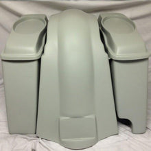 Load image into Gallery viewer, Harley Davidson 6&quot; Heritage Softail Extended Saddlebags 6.5&quot; Speaker Lids Fender Right Cutout