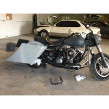 Load image into Gallery viewer, Harley Davidson Bagger 8&quot; Stretched SaddleBags Fender No Cut Outs Recess Plate